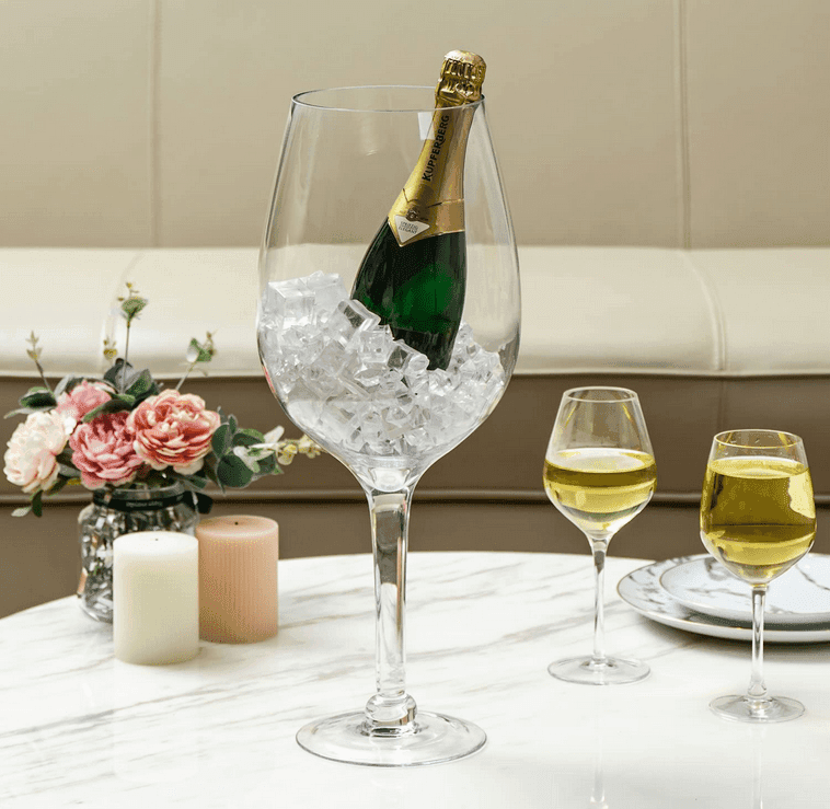 The XXXL wine glass (6400ml)